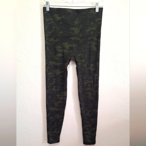 SPANX Look At Me High Rise Seamless Leggings Green Camo Activewaer Size L - Picture 3 of 5